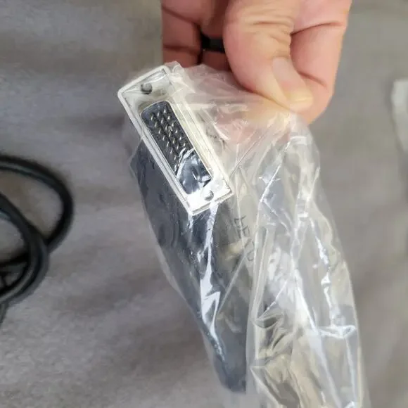 VGA DVI POWER ADAPTER Cables Circular Barrel DC Video Mixed 19PC Spares - Picture 4 of 16